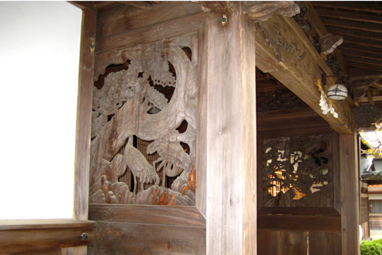 Shojoshinin Dragon Carvings